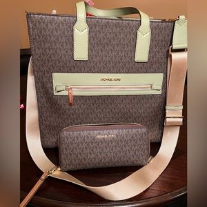 Large Michael Kors Purse and Wallet Bundle